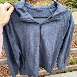 Lululemon hooded sweatshirt , Excellent condition🌟
